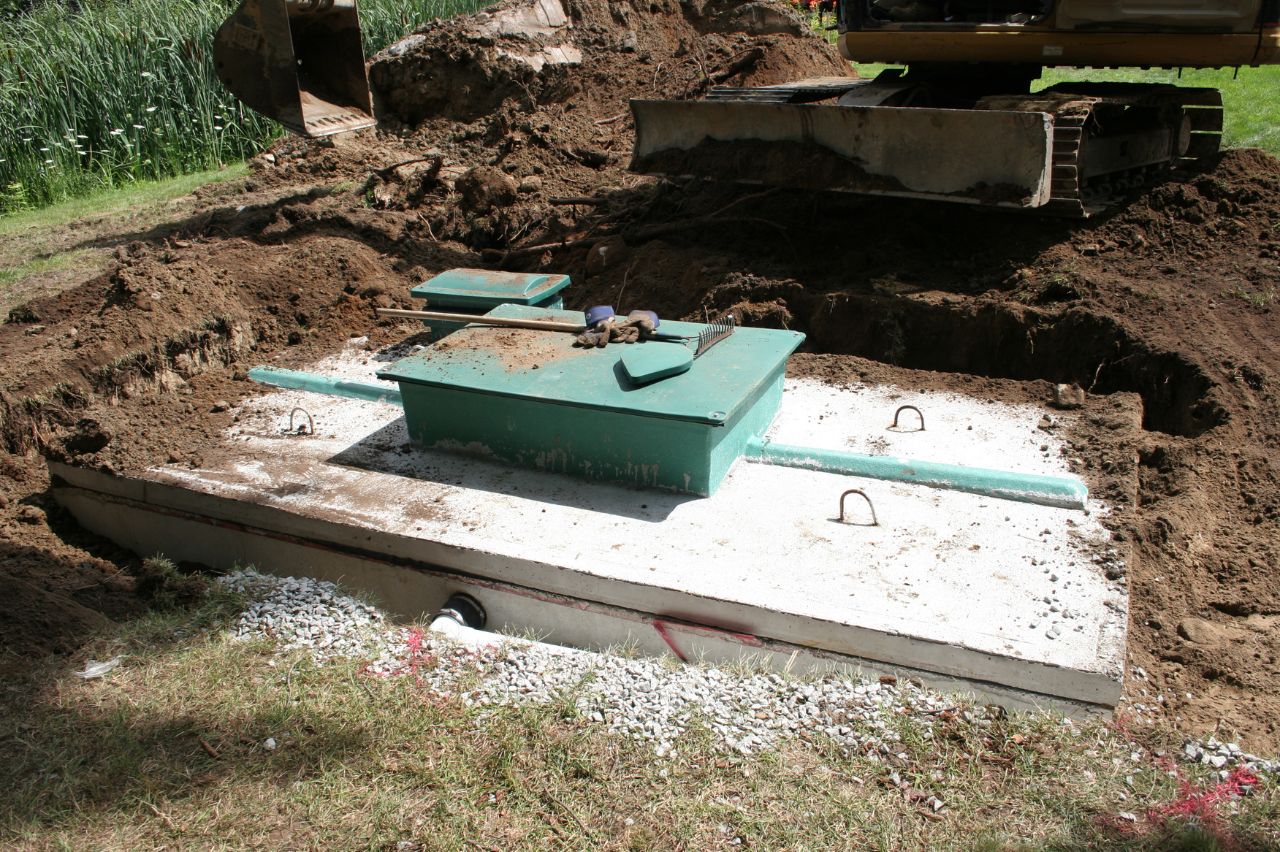 picture of the top of a septic tank
